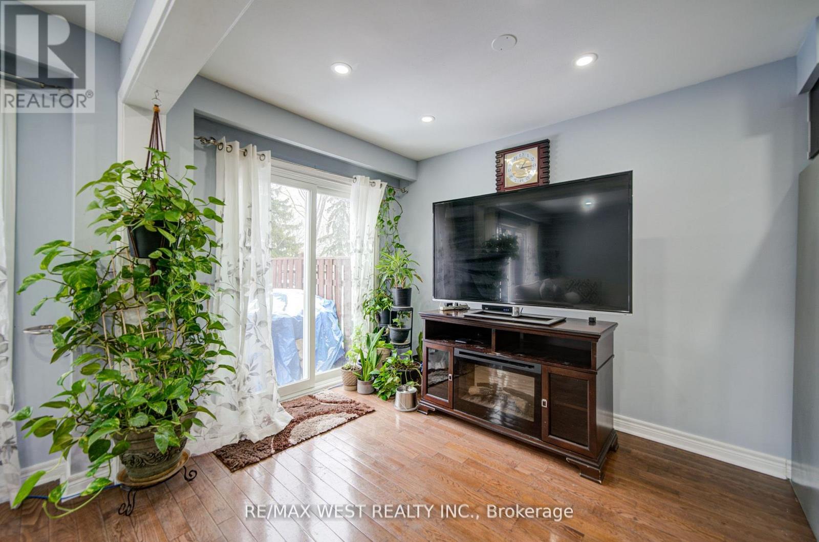 71 - 3525 Brandon Gate Drive, Mississauga, Ontario  L4T 3M3 - Photo 12 - W12678542