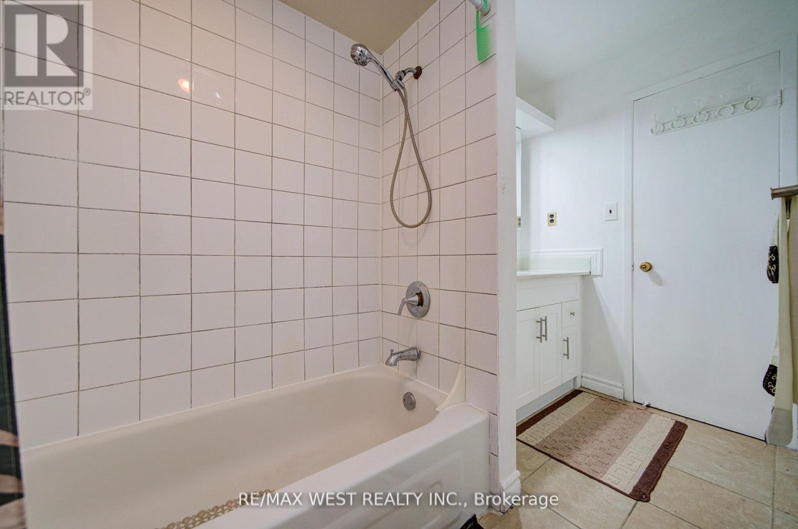 71 - 3525 Brandon Gate Drive, Mississauga, Ontario  L4T 3M3 - Photo 21 - W12678542