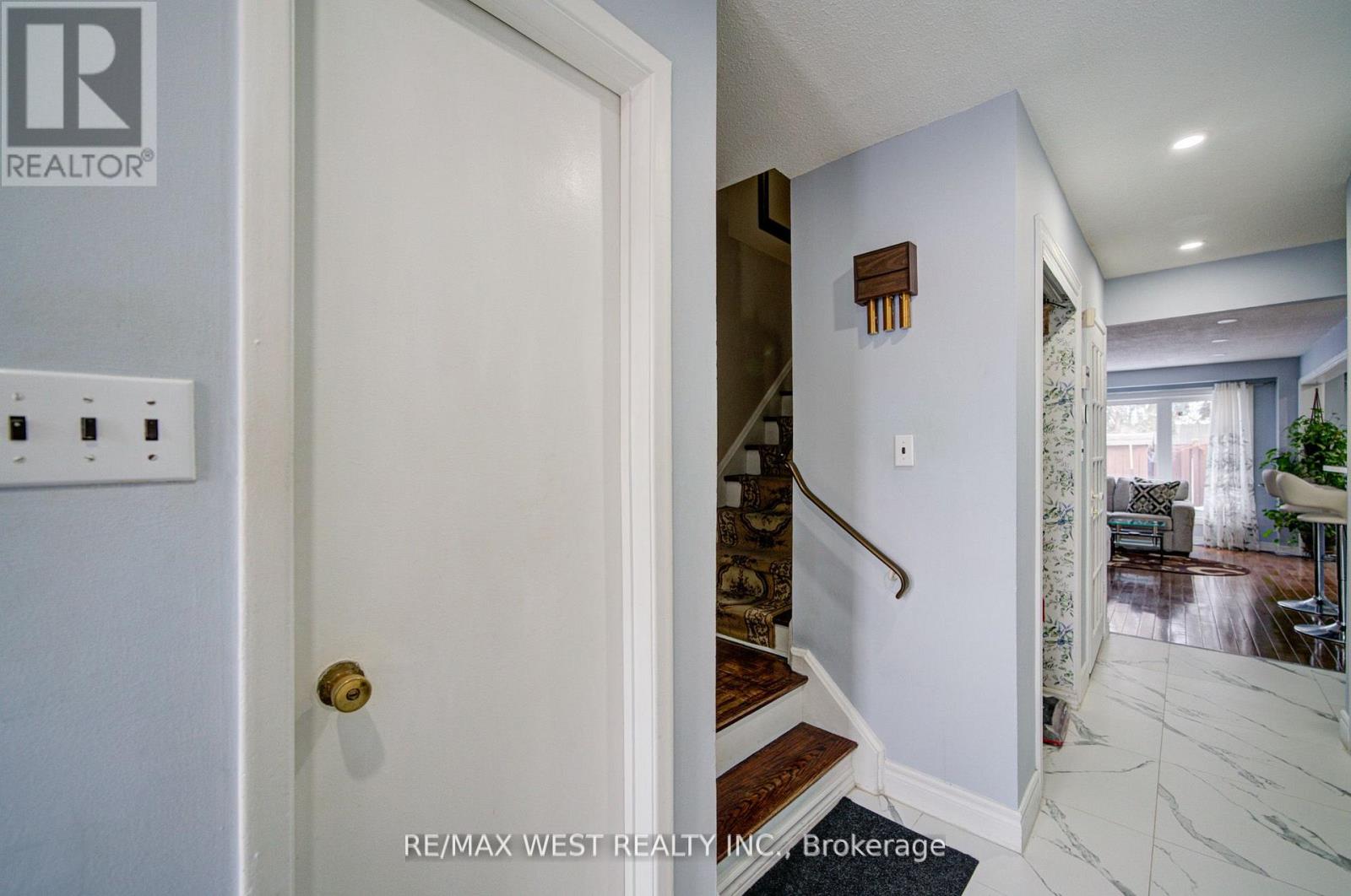 71 - 3525 Brandon Gate Drive, Mississauga, Ontario  L4T 3M3 - Photo 6 - W12678542