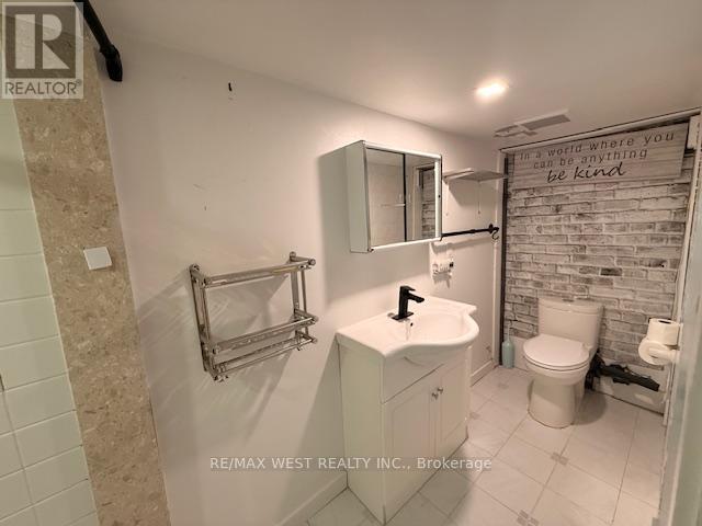 Bsmt - 33 Lappin Avenue, Toronto, Ontario  M6H 1Y3 - Photo 12 - W12678544