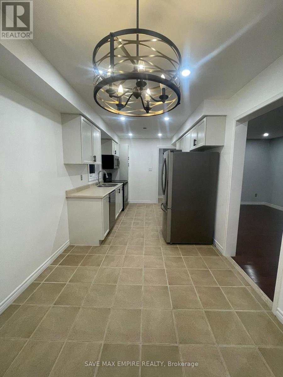 180 Dusty Lane, Brampton, Ontario  L6X 1E2 - Photo 4 - W12678572