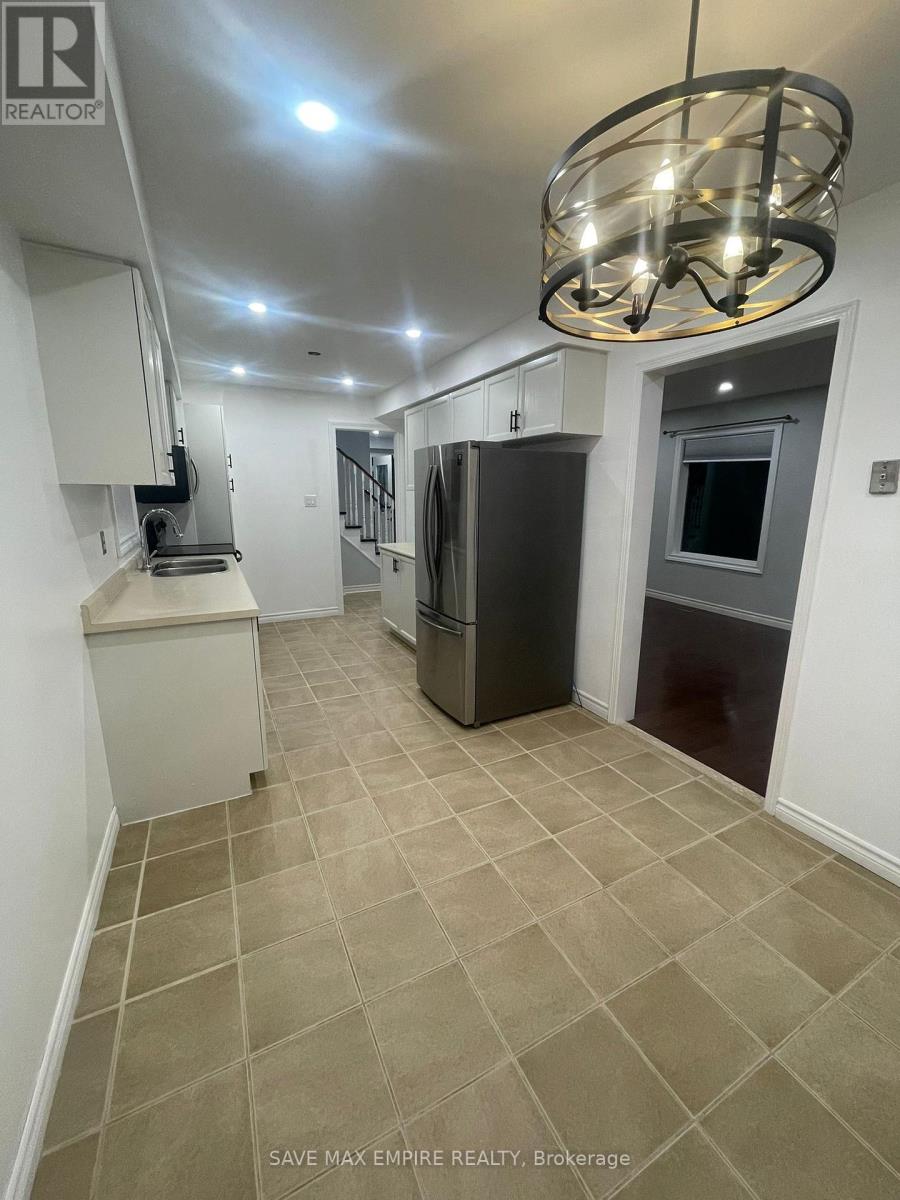 180 Dusty Lane, Brampton, Ontario  L6X 1E2 - Photo 5 - W12678572