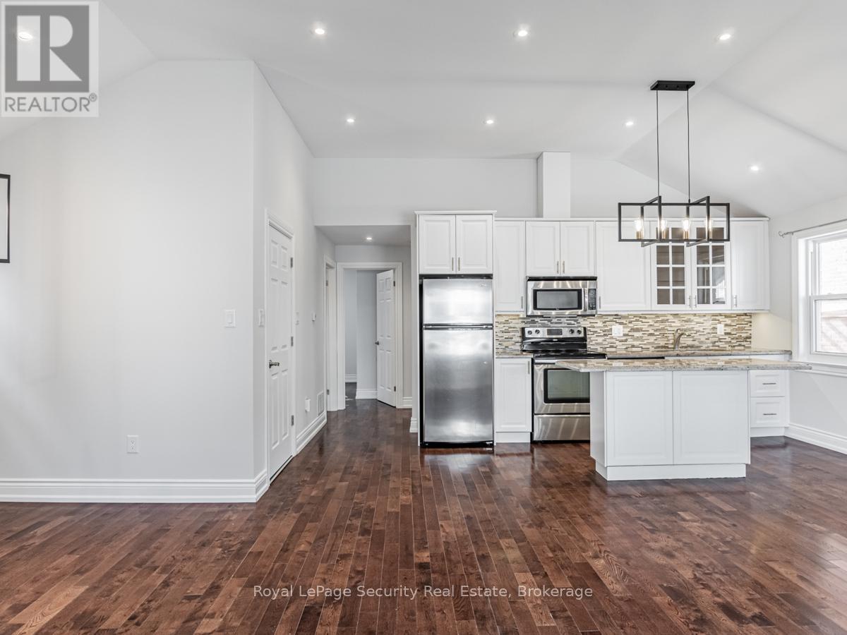 Main - 29 Morland Road, Toronto, Ontario  M6S 2M7 - Photo 11 - W12678578