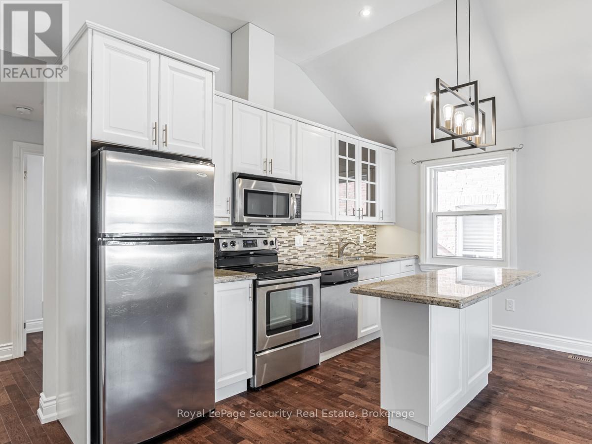 Main - 29 Morland Road, Toronto, Ontario  M6S 2M7 - Photo 12 - W12678578