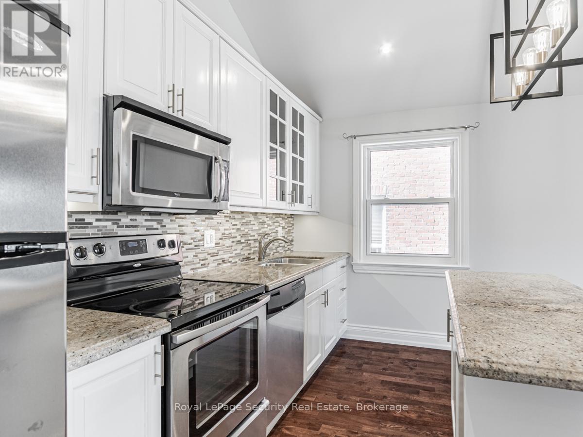 Main - 29 Morland Road, Toronto, Ontario  M6S 2M7 - Photo 13 - W12678578