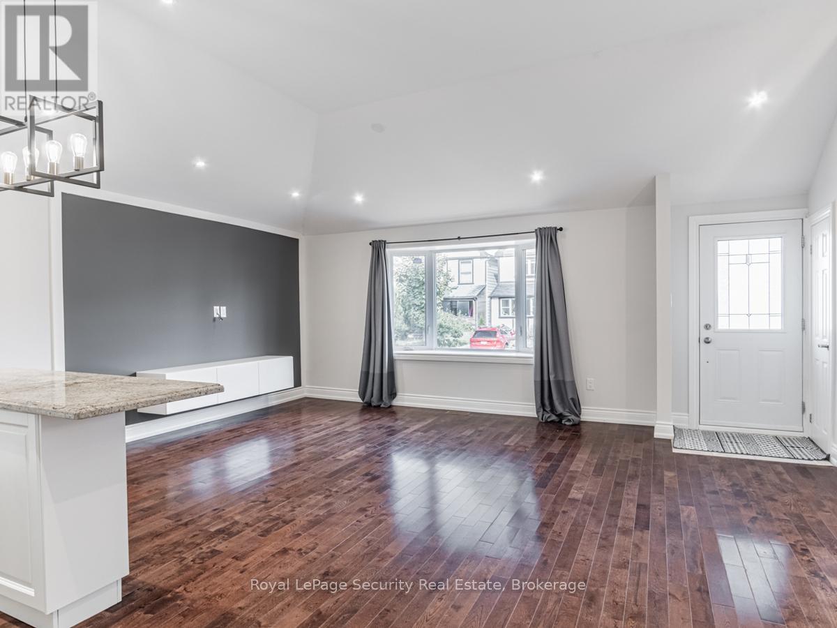 Main - 29 Morland Road, Toronto, Ontario  M6S 2M7 - Photo 18 - W12678578