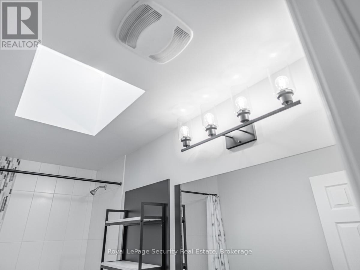 Main - 29 Morland Road, Toronto, Ontario  M6S 2M7 - Photo 29 - W12678578