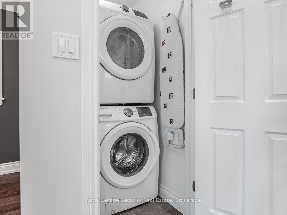 Main - 29 Morland Road, Toronto, Ontario  M6S 2M7 - Photo 30 - W12678578