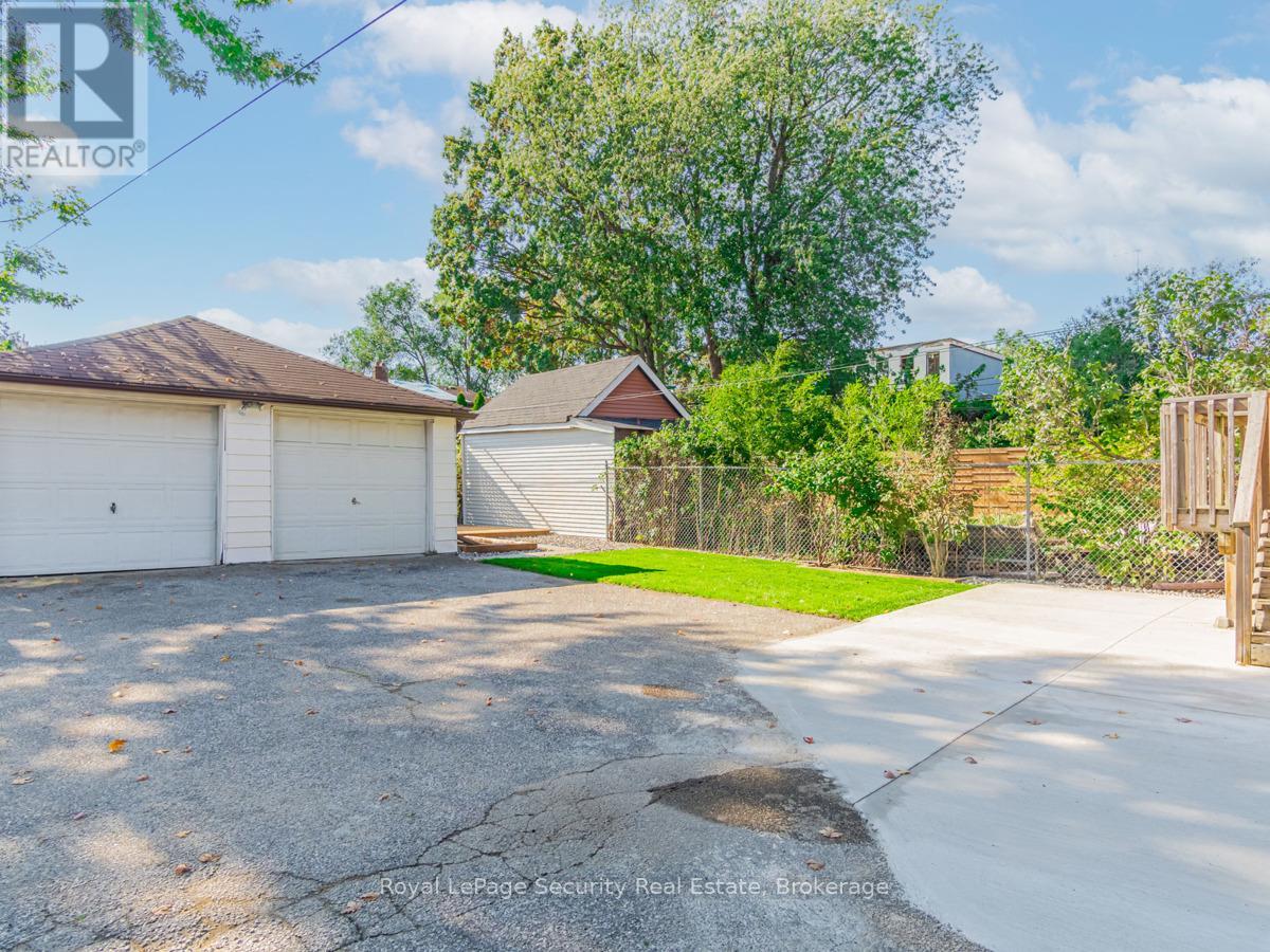 Main - 29 Morland Road, Toronto, Ontario  M6S 2M7 - Photo 34 - W12678578