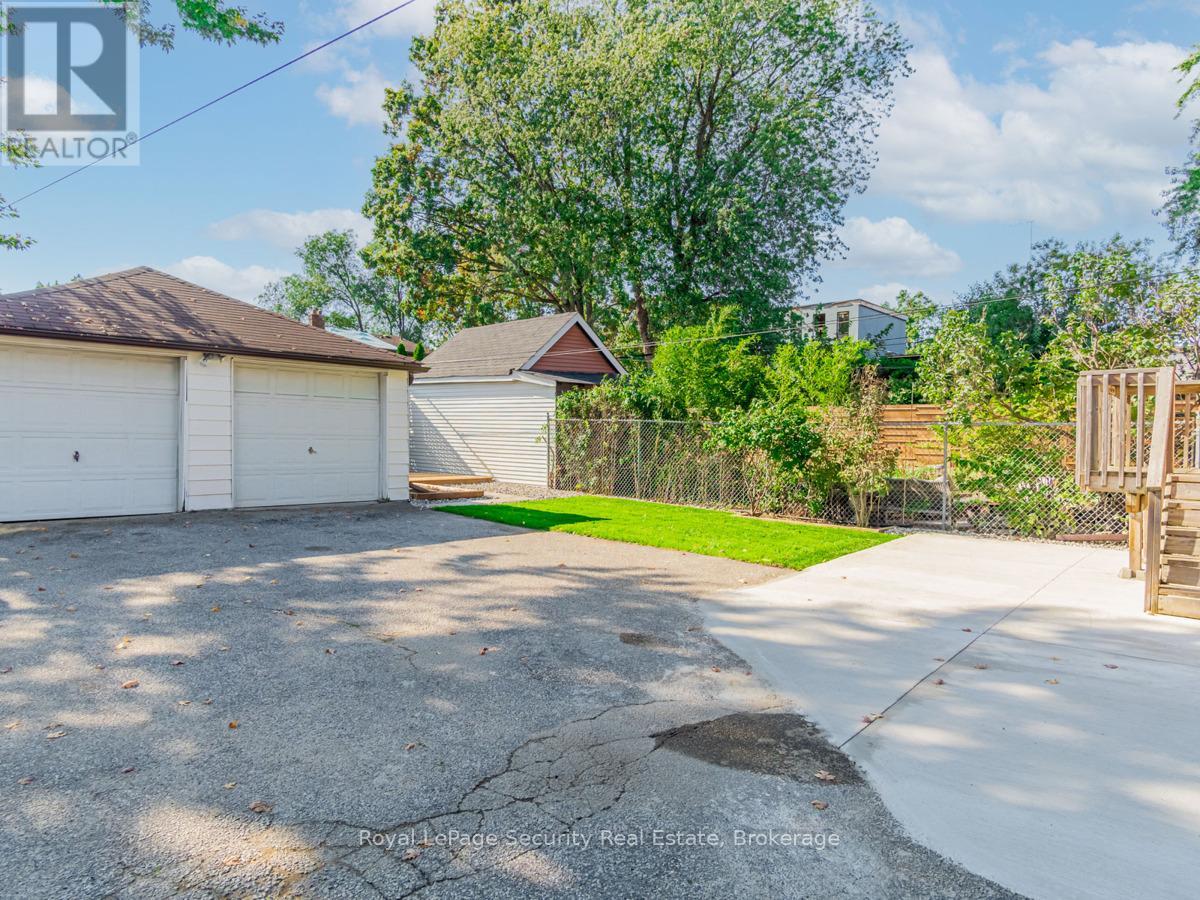 Main - 29 Morland Road, Toronto, Ontario  M6S 2M7 - Photo 35 - W12678578