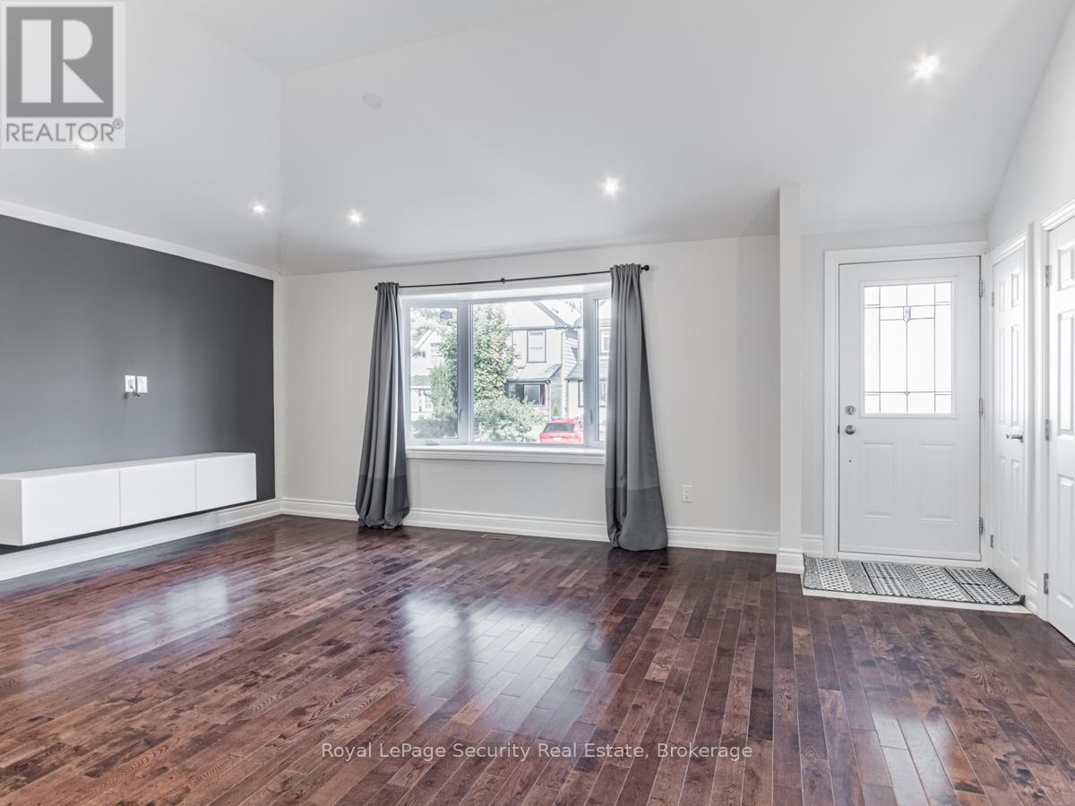 Main - 29 Morland Road, Toronto, Ontario  M6S 2M7 - Photo 8 - W12678578