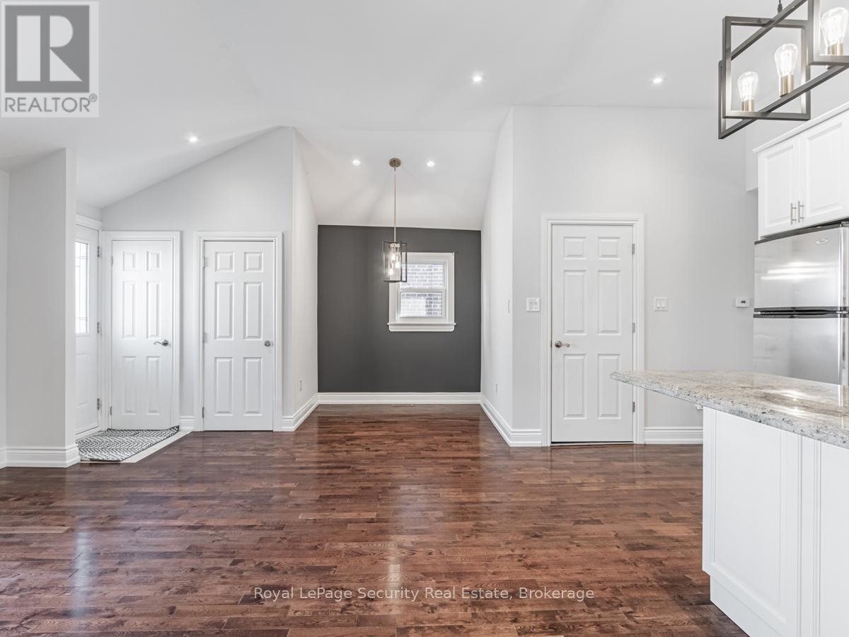 Main - 29 Morland Road, Toronto, Ontario  M6S 2M7 - Photo 9 - W12678578