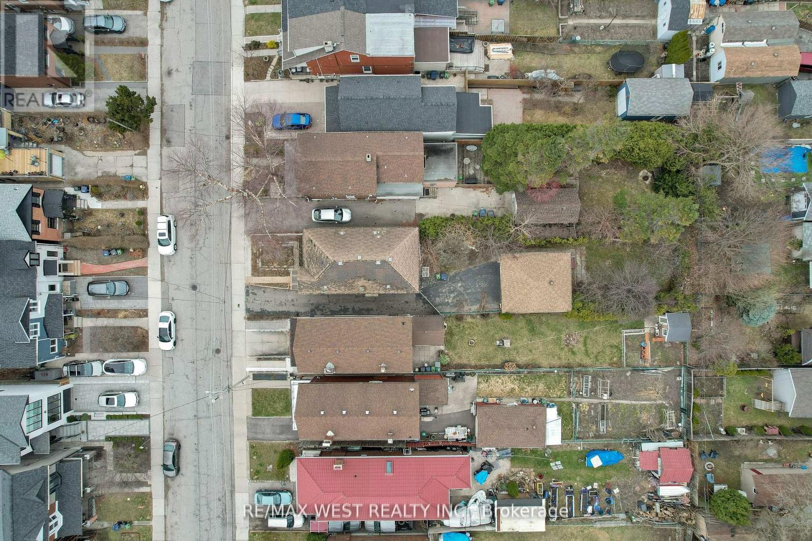 661 Beresford Avenue, Toronto, Ontario  M6S 3C4 - Photo 30 - W12678590