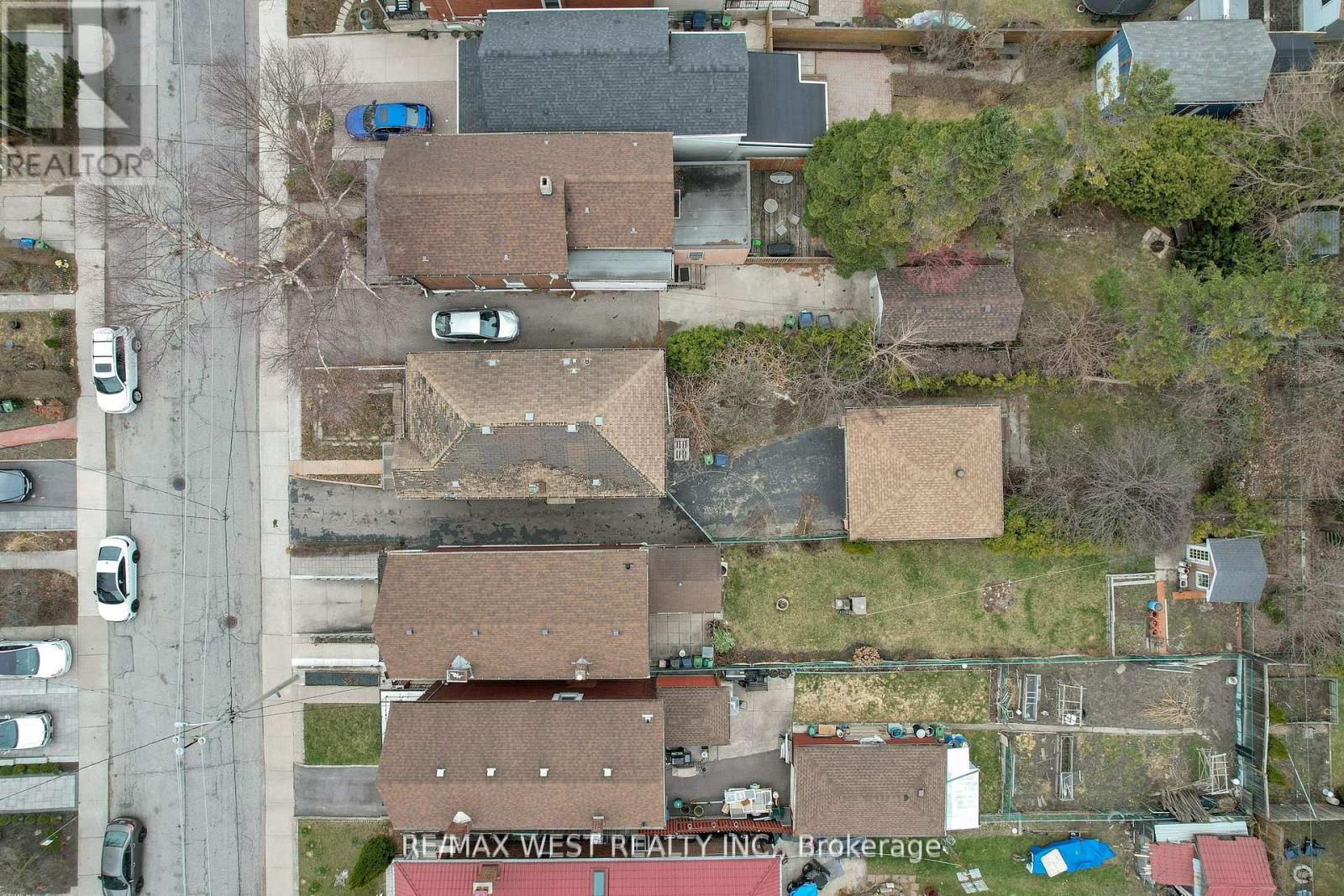 661 Beresford Avenue, Toronto, Ontario  M6S 3C4 - Photo 31 - W12678590