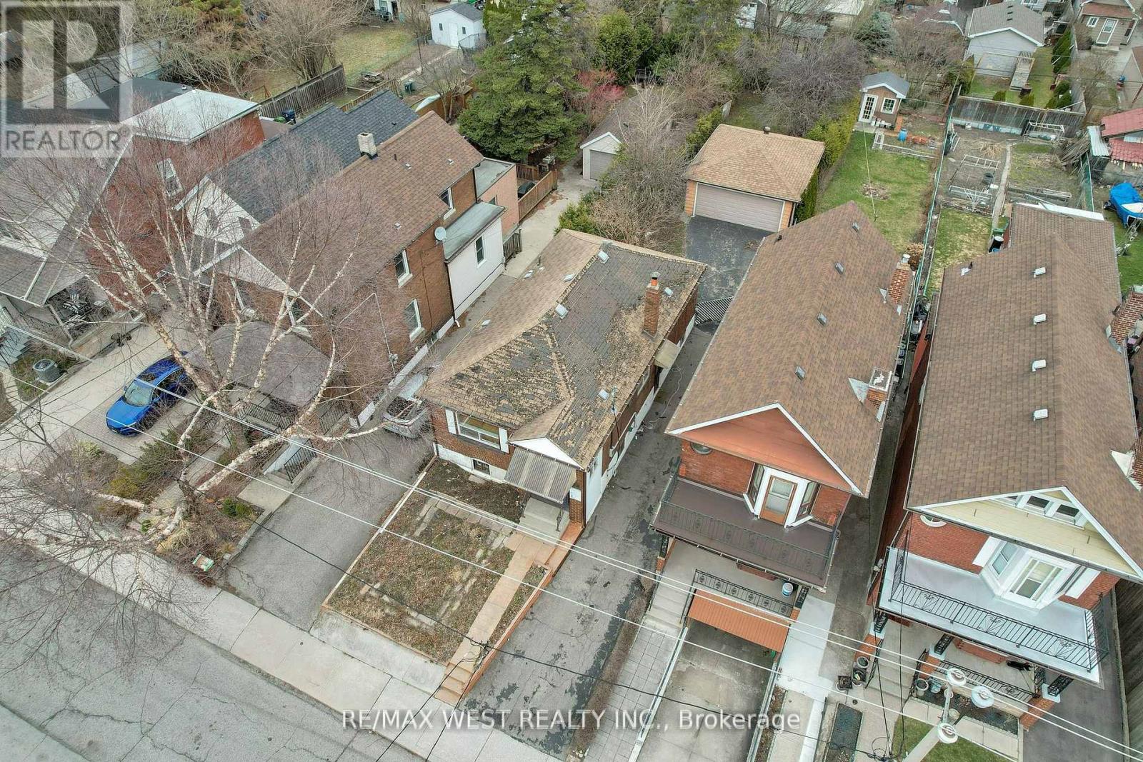 661 Beresford Avenue, Toronto, Ontario  M6S 3C4 - Photo 32 - W12678590
