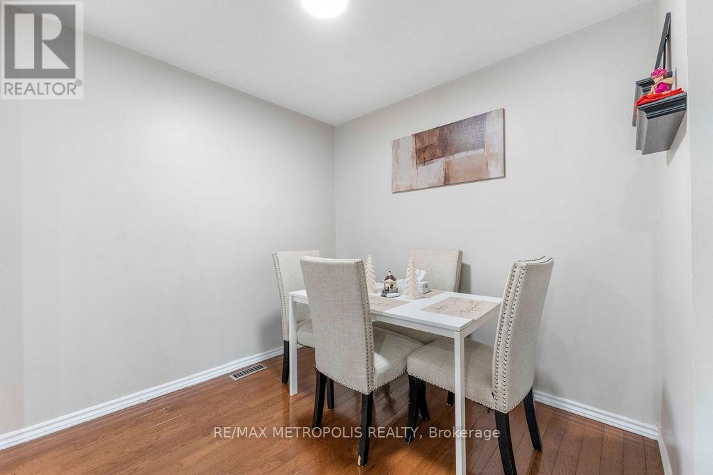 211 - 295 Fleetwood Crescent, Brampton, Ontario  L6T 2E7 - Photo 11 - W12678602