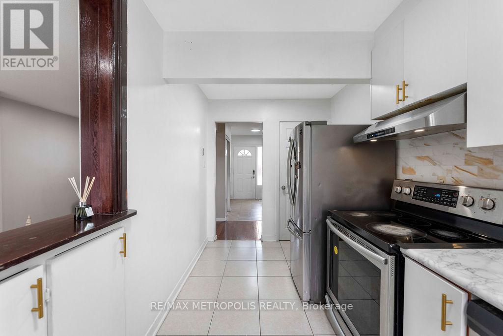 211 - 295 Fleetwood Crescent, Brampton, Ontario  L6T 2E7 - Photo 7 - W12678602