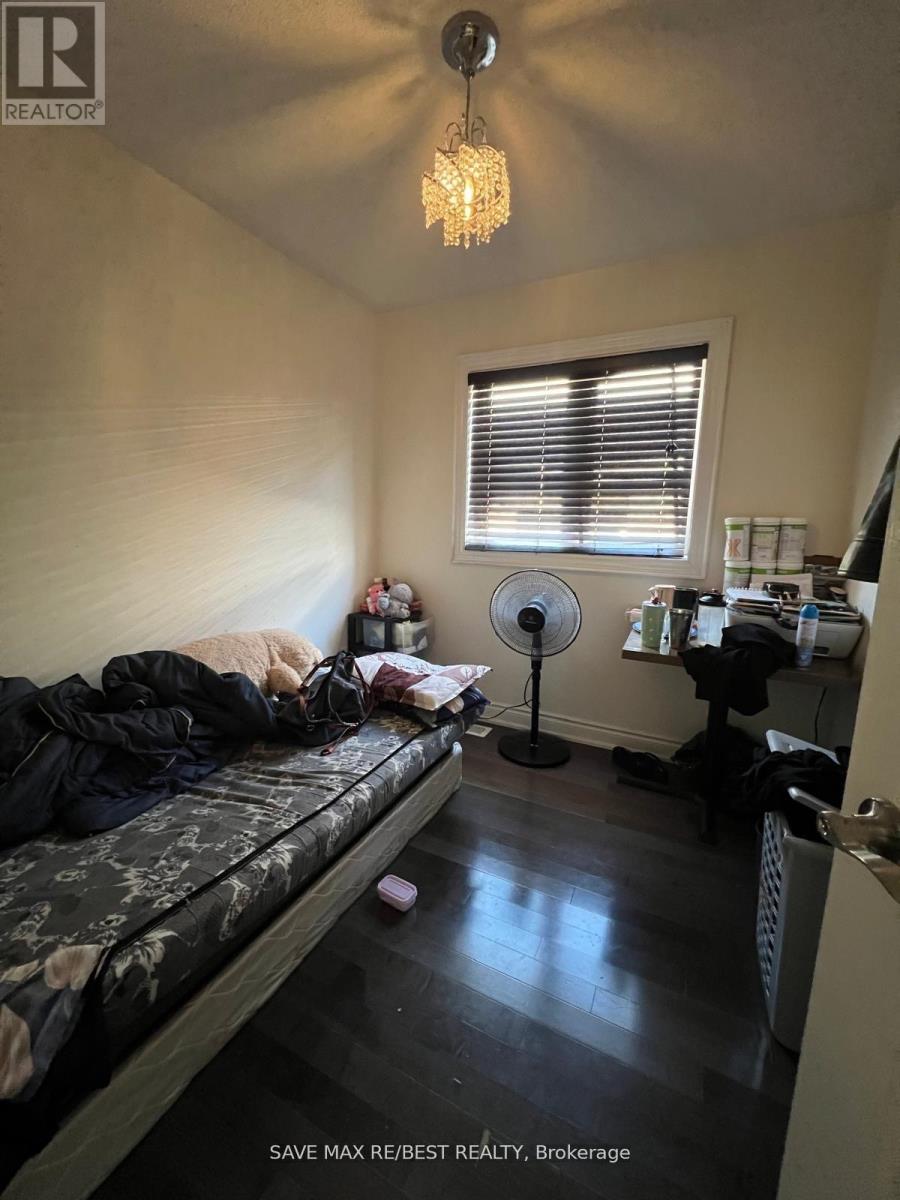 Upper - 70 Boundbrook Drive, Brampton, Ontario  L7A 0L9 - Photo 14 - W12678608