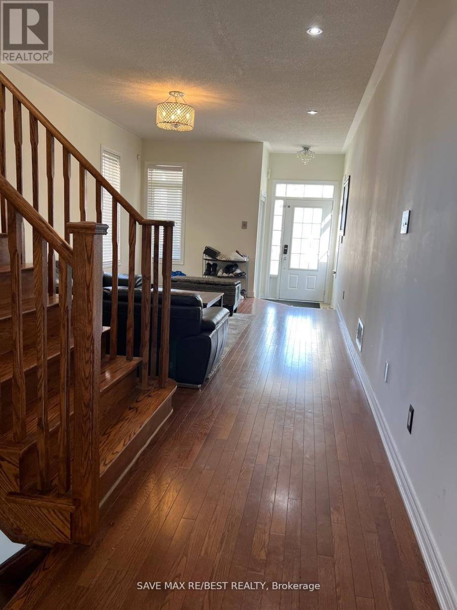 Upper - 70 Boundbrook Drive, Brampton, Ontario  L7A 0L9 - Photo 7 - W12678608