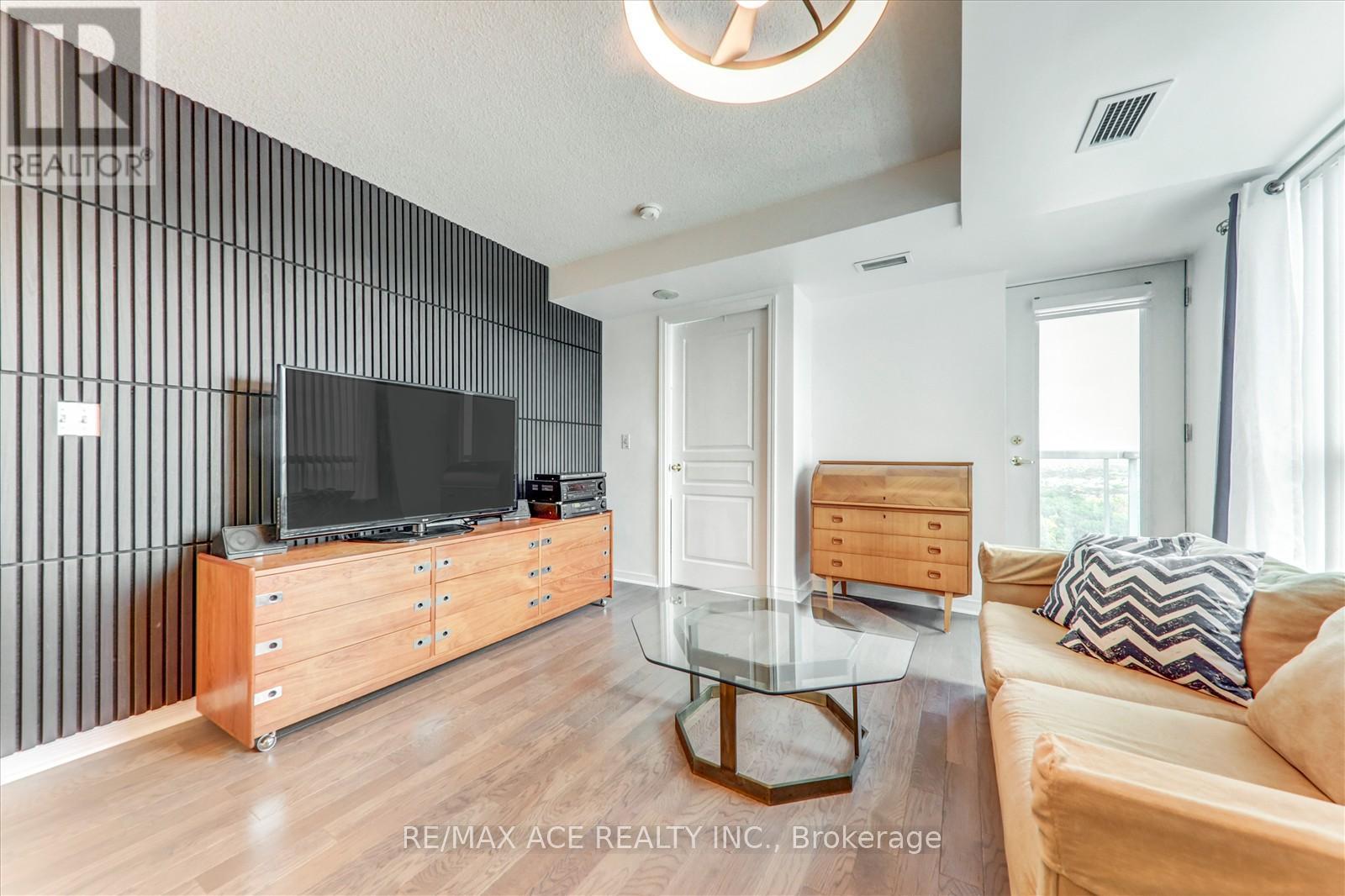 1803 - 2545 Erin Centre Boulevard, Mississauga, Ontario  L5M 6Z9 - Photo 16 - W12678620