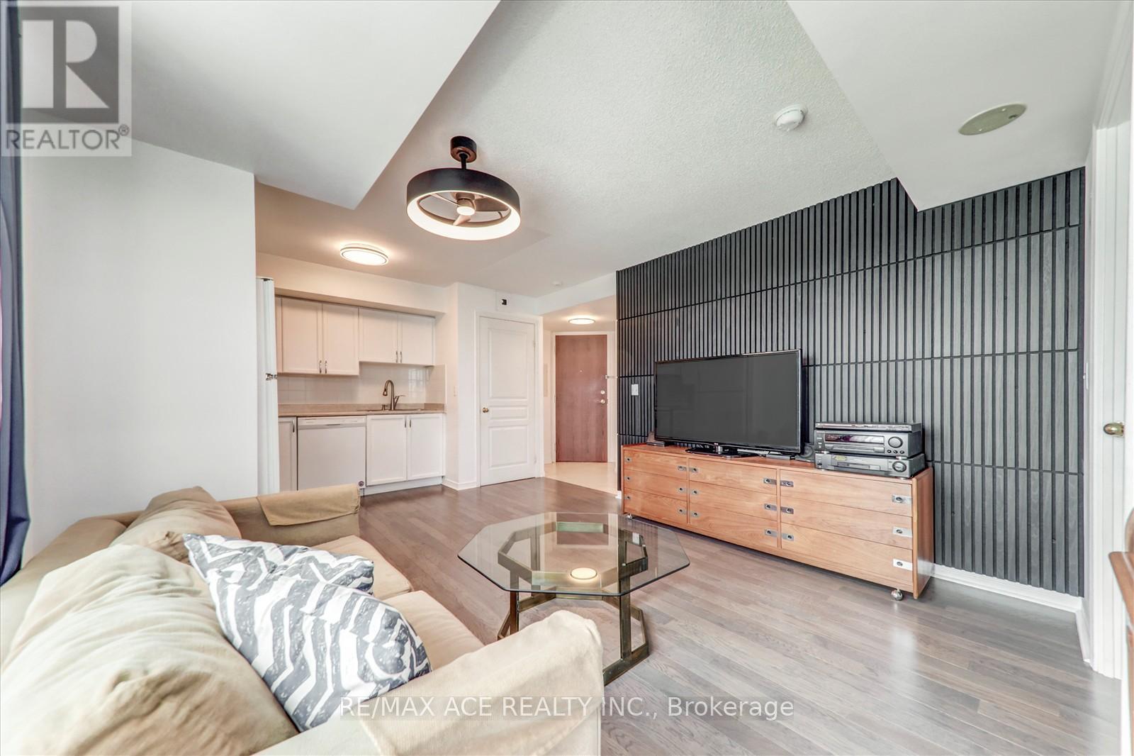 1803 - 2545 Erin Centre Boulevard, Mississauga, Ontario  L5M 6Z9 - Photo 18 - W12678620