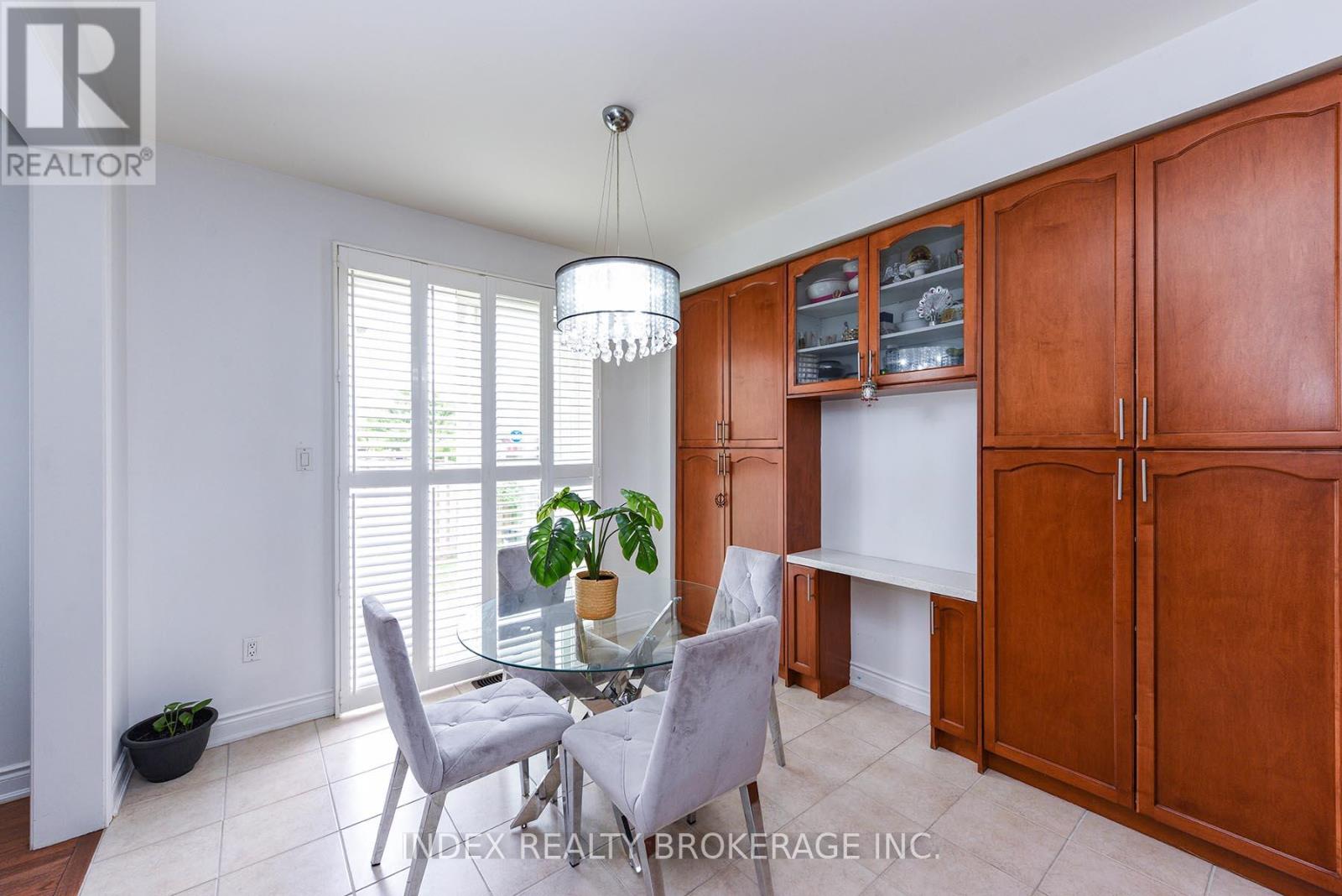 33 Portstewart Crescent, Brampton, Ontario  L6X 0R6 - Photo 14 - W12678630