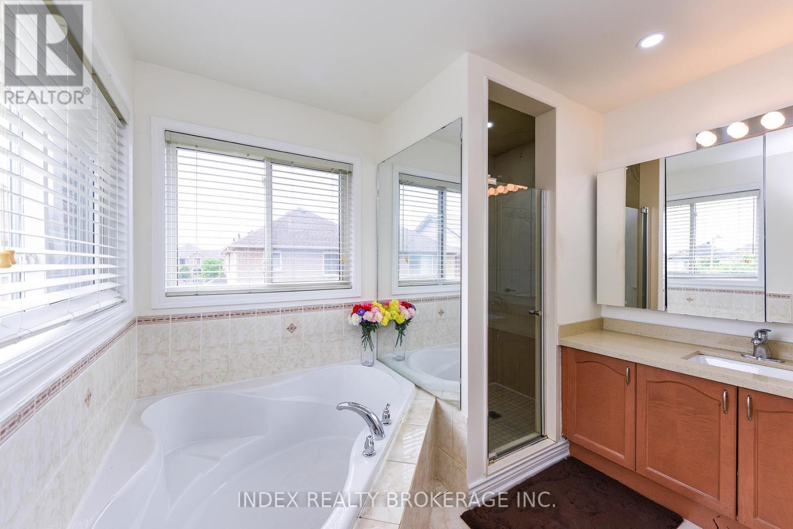 33 Portstewart Crescent, Brampton, Ontario  L6X 0R6 - Photo 34 - W12678630