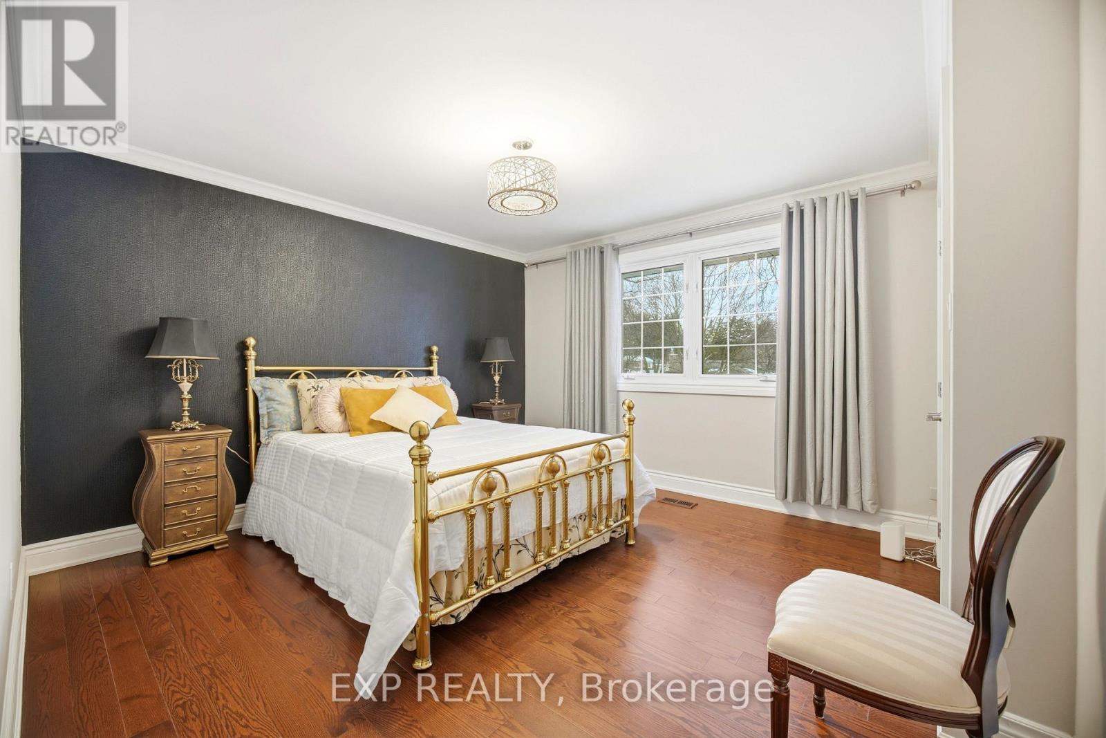 298 Edrich Court, Mississauga, Ontario  L5A 1R3 - Photo 13 - W12678644