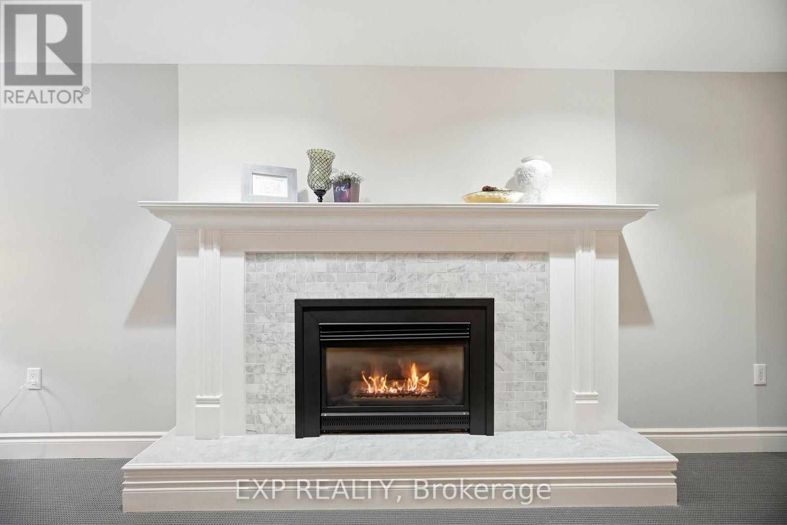 298 Edrich Court, Mississauga, Ontario  L5A 1R3 - Photo 32 - W12678644