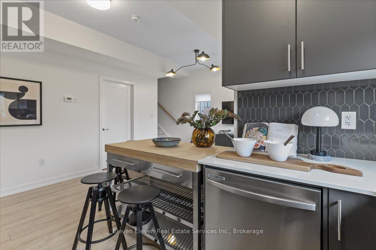 92 - 940 St. David Street, Centre Wellington, Ontario  N1M 0L7 - Photo 10 - X12678550