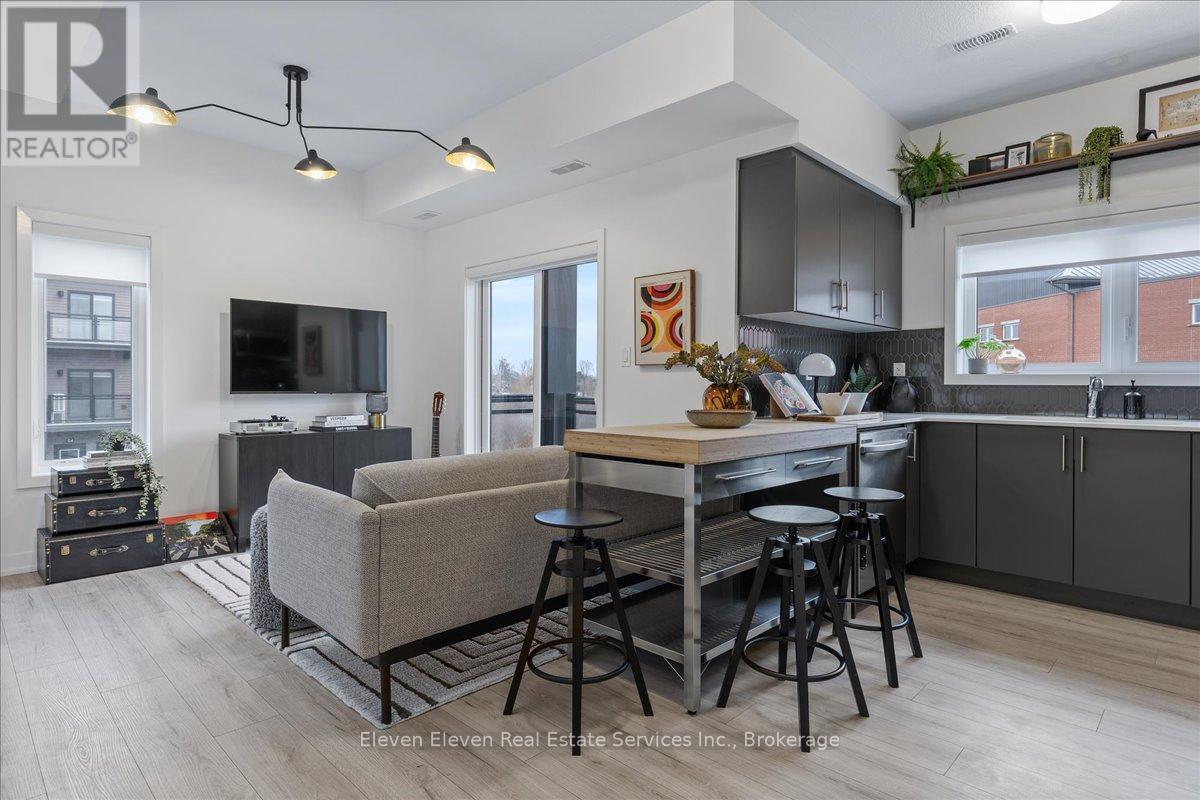 92 - 940 St. David Street, Centre Wellington, Ontario  N1M 0L7 - Photo 6 - X12678550