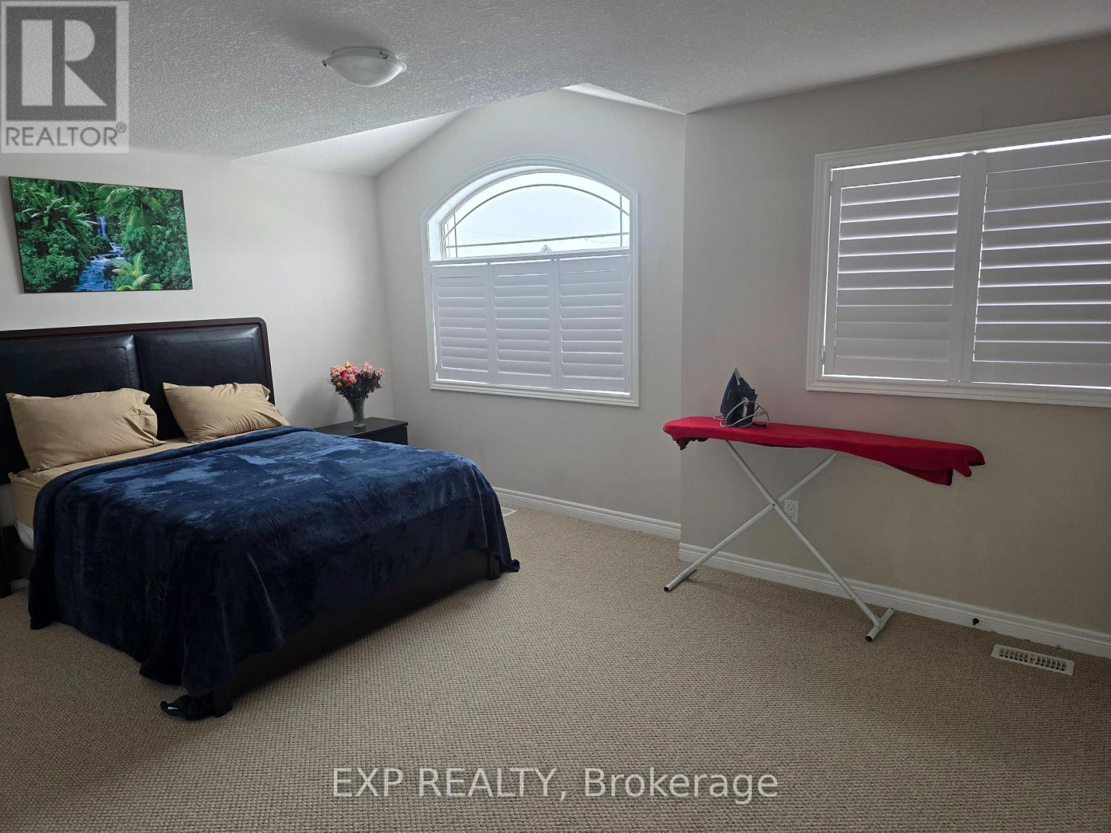 228 Greti Drive, Hamilton, Ontario  L9B 1P9 - Photo 18 - X12678624