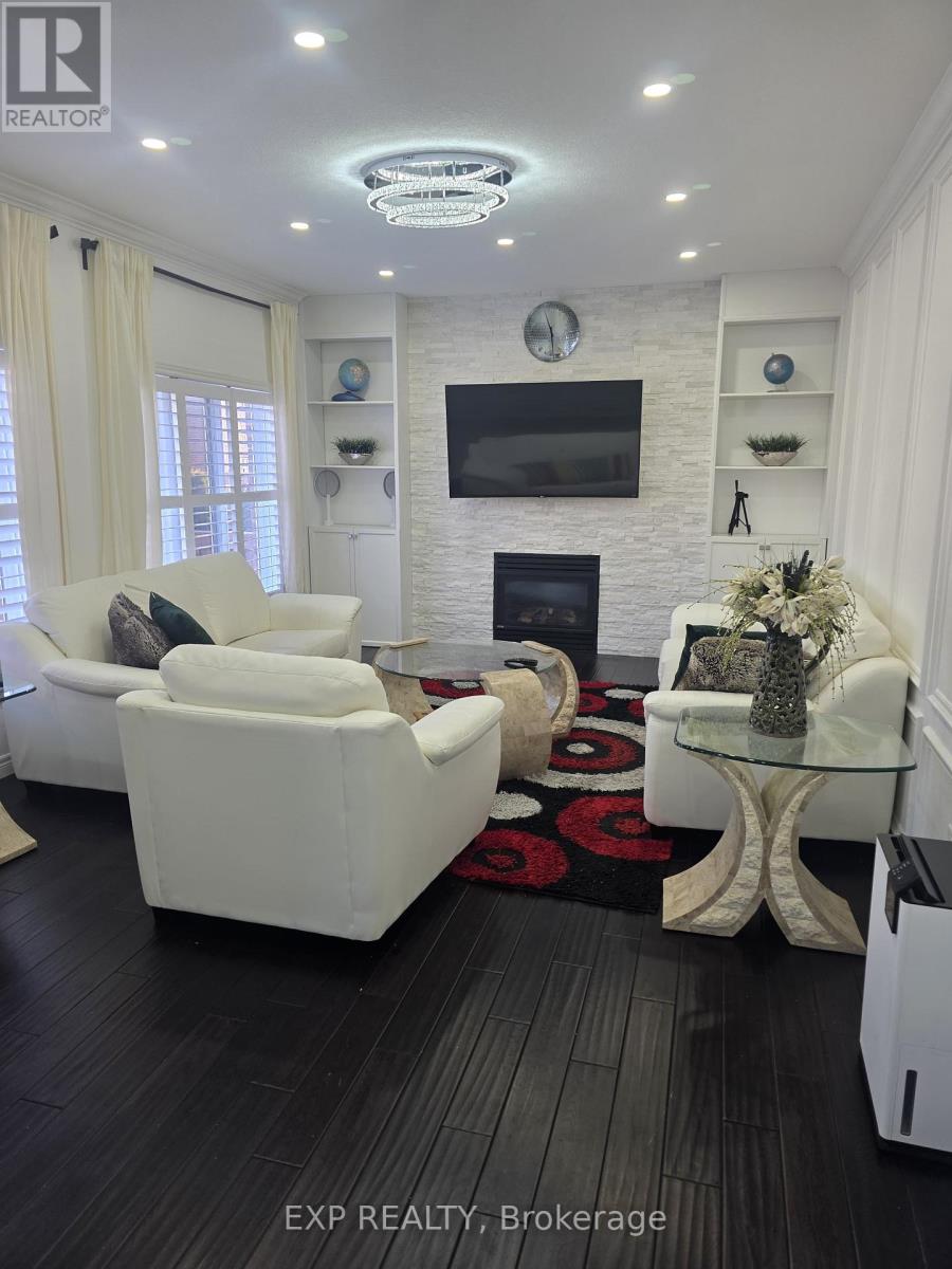 228 Greti Drive, Hamilton, Ontario  L9B 1P9 - Photo 7 - X12678624