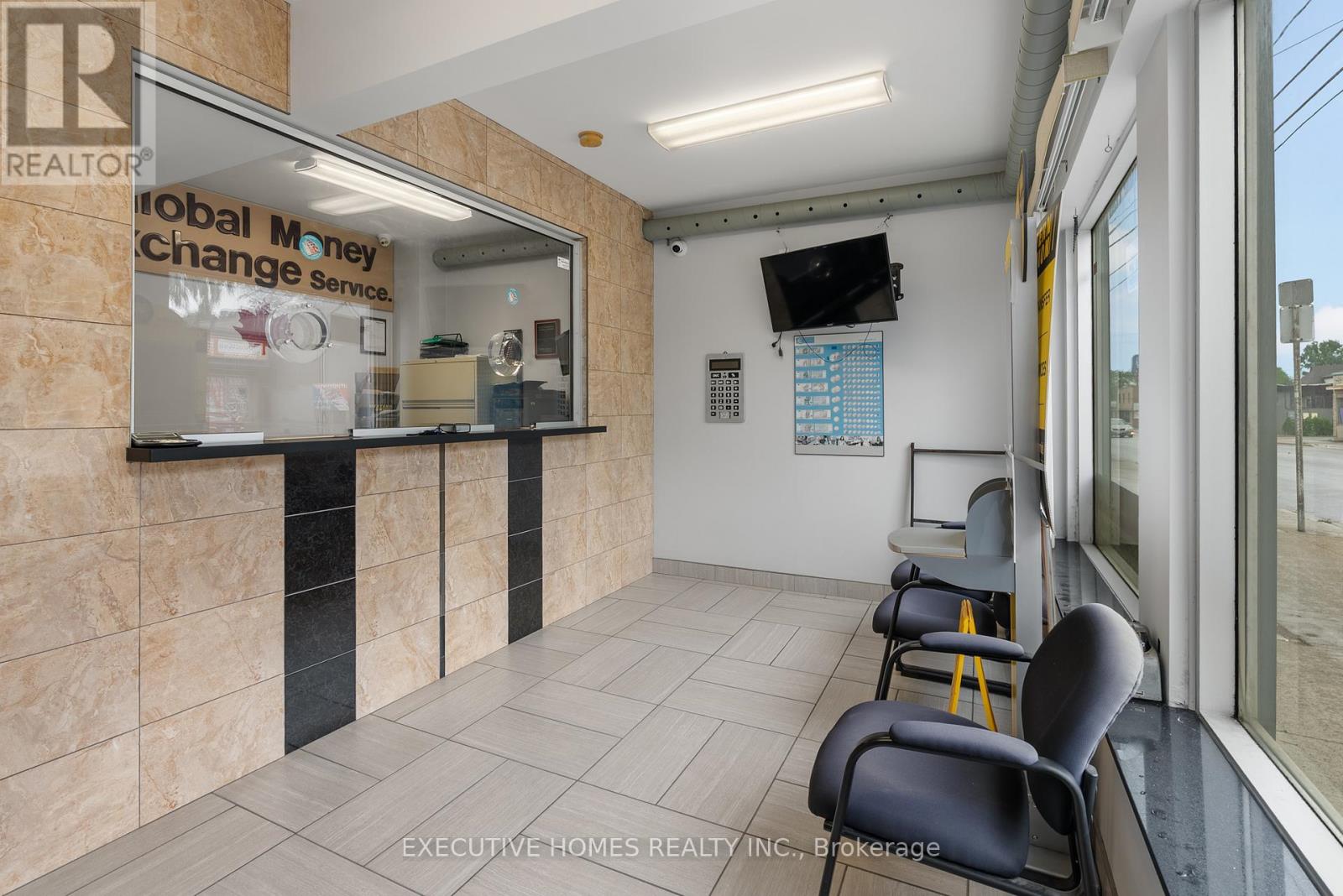 582 Upper James Street, Hamilton (Southam), Ontario  L9C 2Y6 - Photo 7 - X12678636