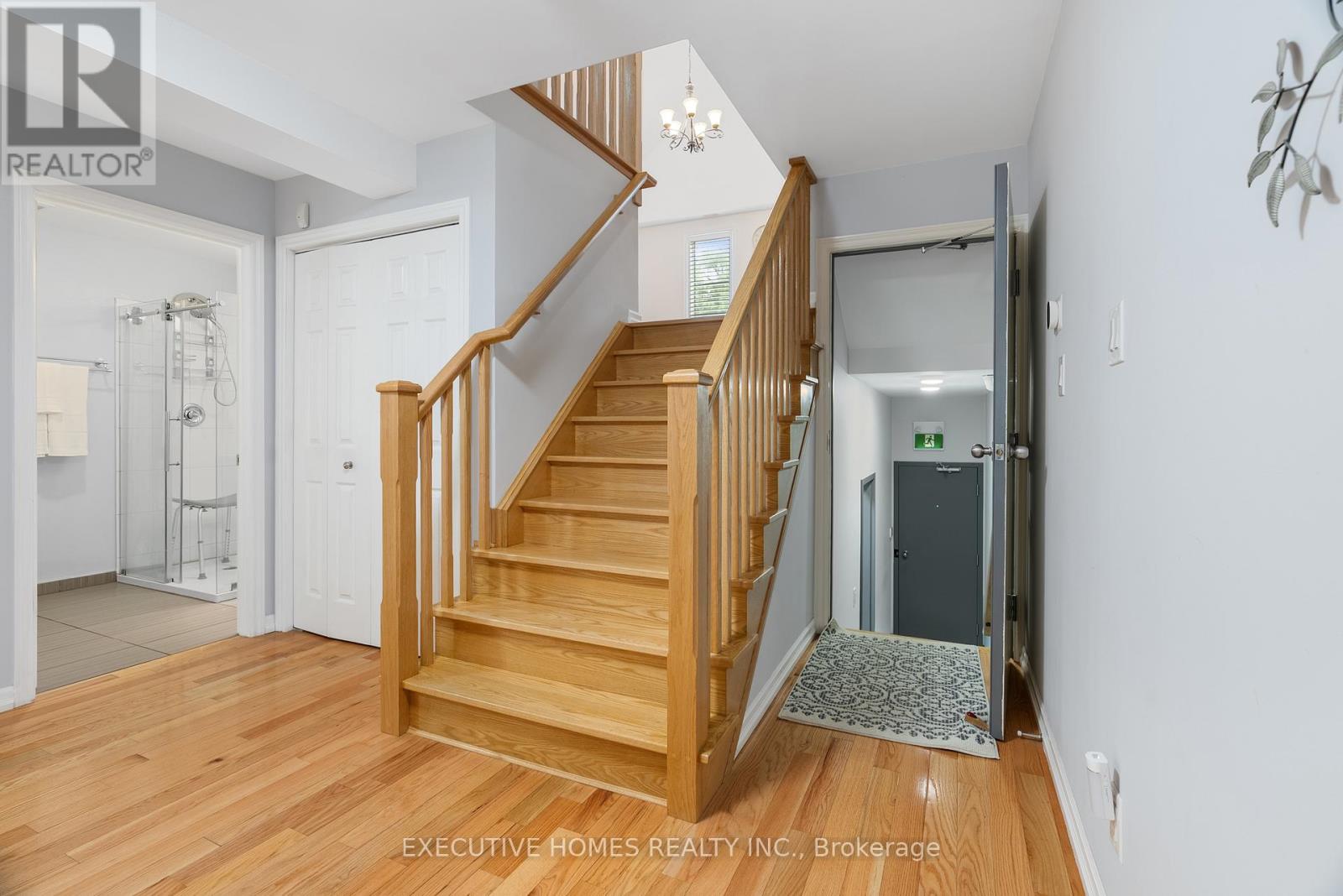 582 Upper James Street, Hamilton (Southam), Ontario  L9C 2Y6 - Photo 9 - X12678636