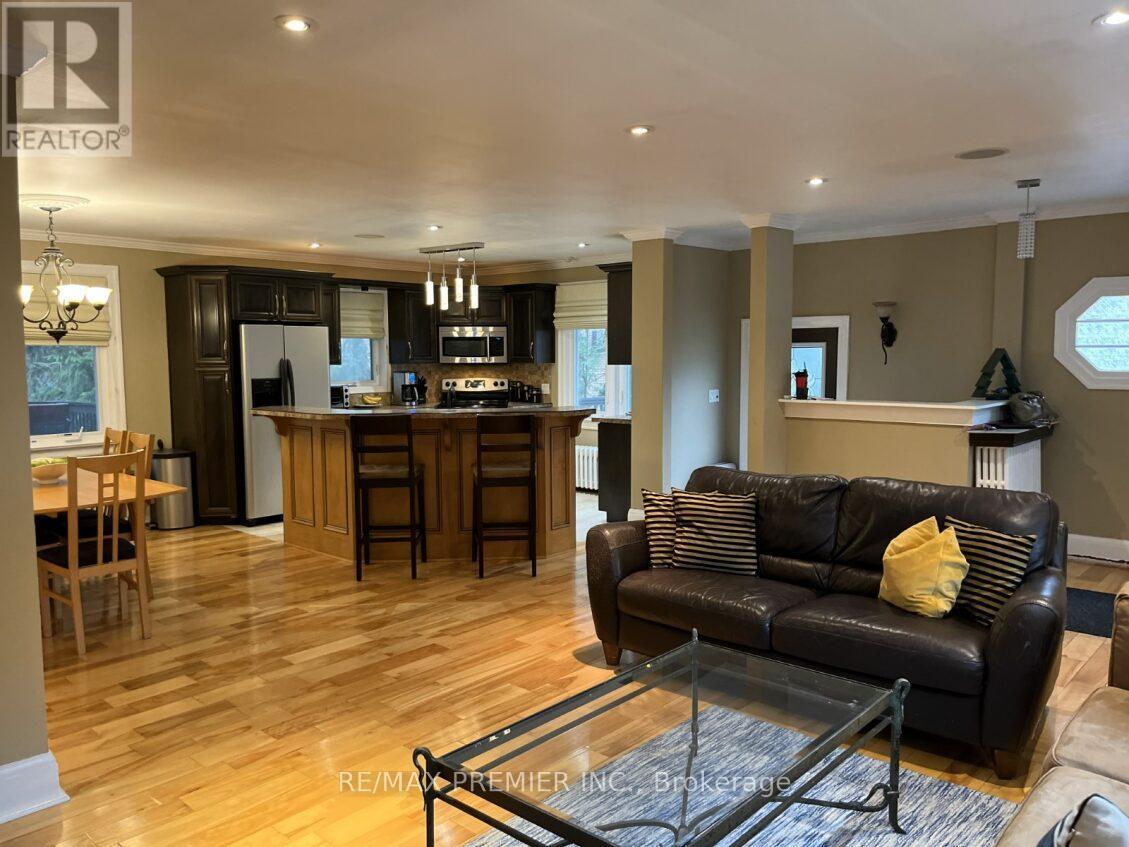 115 Raglan Street, Newmarket, Ontario  L3Y 4B2 - Photo 8 - N12677534