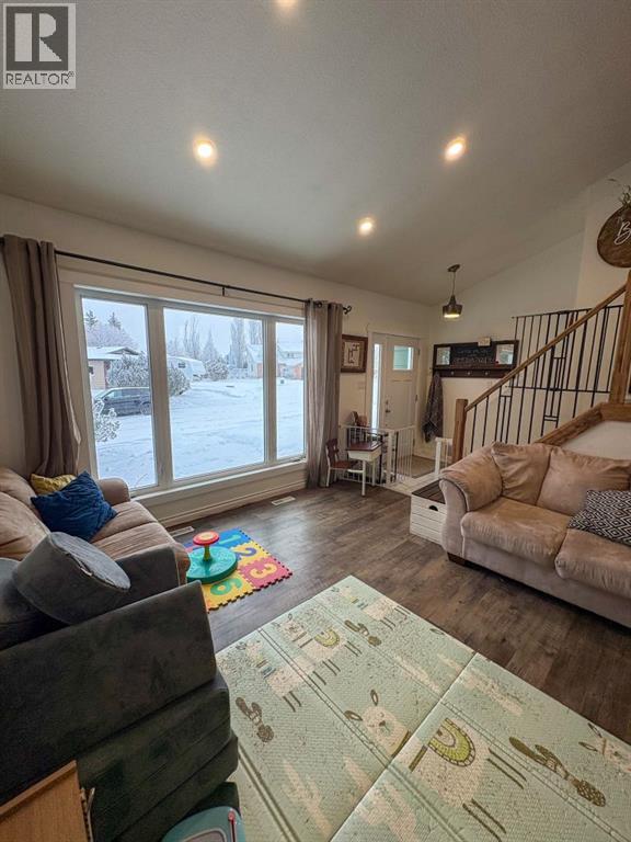 4202 71 Street, Camrose, Alberta  T4V 3Z4 - Photo 4 - A2276463