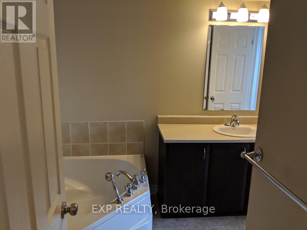 38 - 780 Lakeridge Drive, Ottawa, Ontario  K4A 0N3 - Photo 14 - X12678668