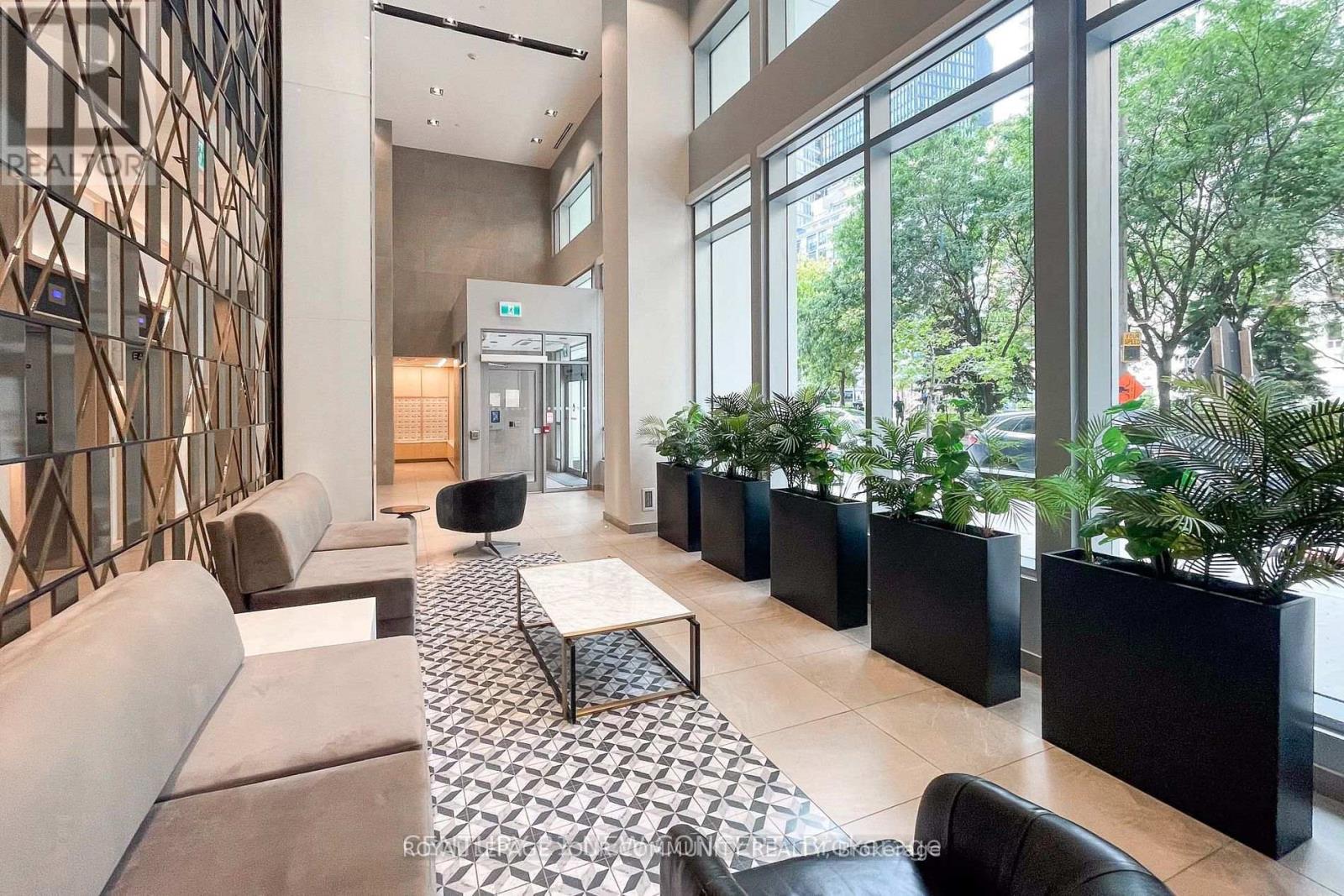 2506 - 77 Mutual Street, Toronto, Ontario  M5B 0B9 - Photo 3 - C12671654