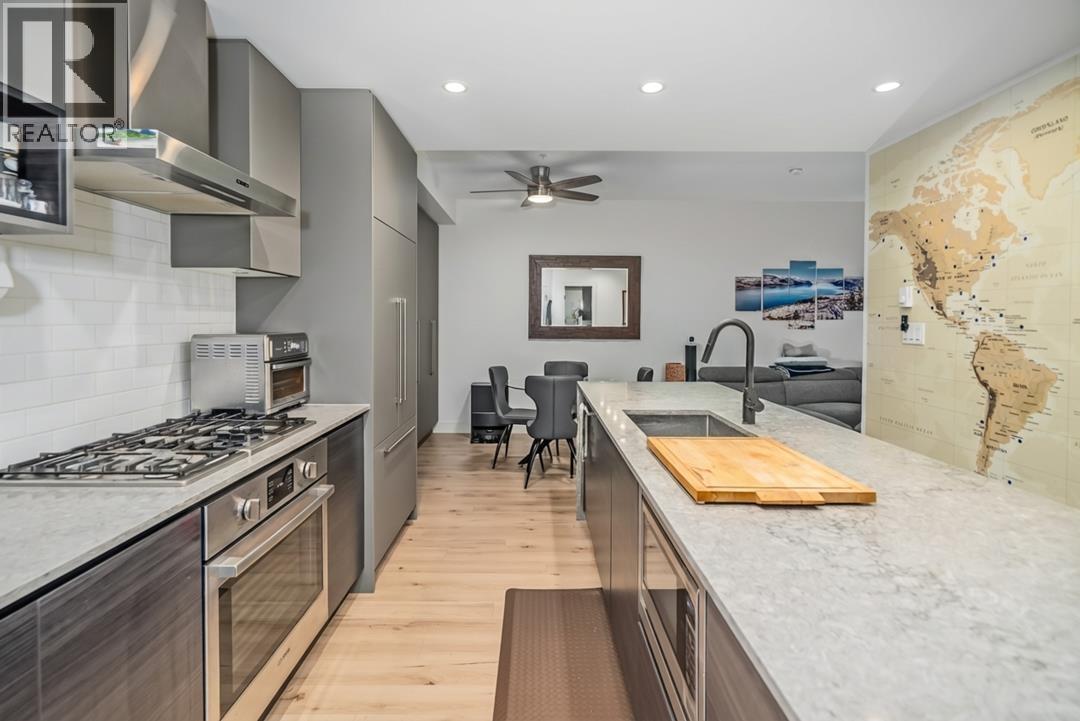 205 3131 Murray Street, Port Moody, British Columbia  V3H 0L9 - Photo 2 - R3077380