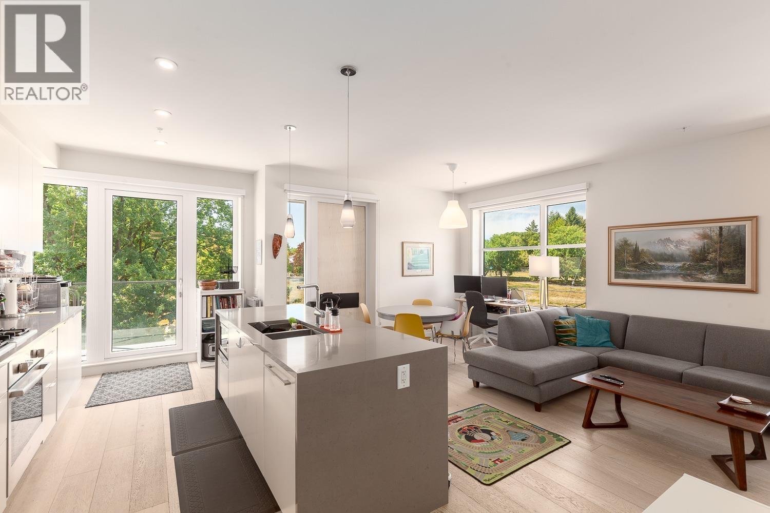 301 108 E 35th Avenue, Vancouver, British Columbia  V5W 1A6 - Photo 2 - R3077607