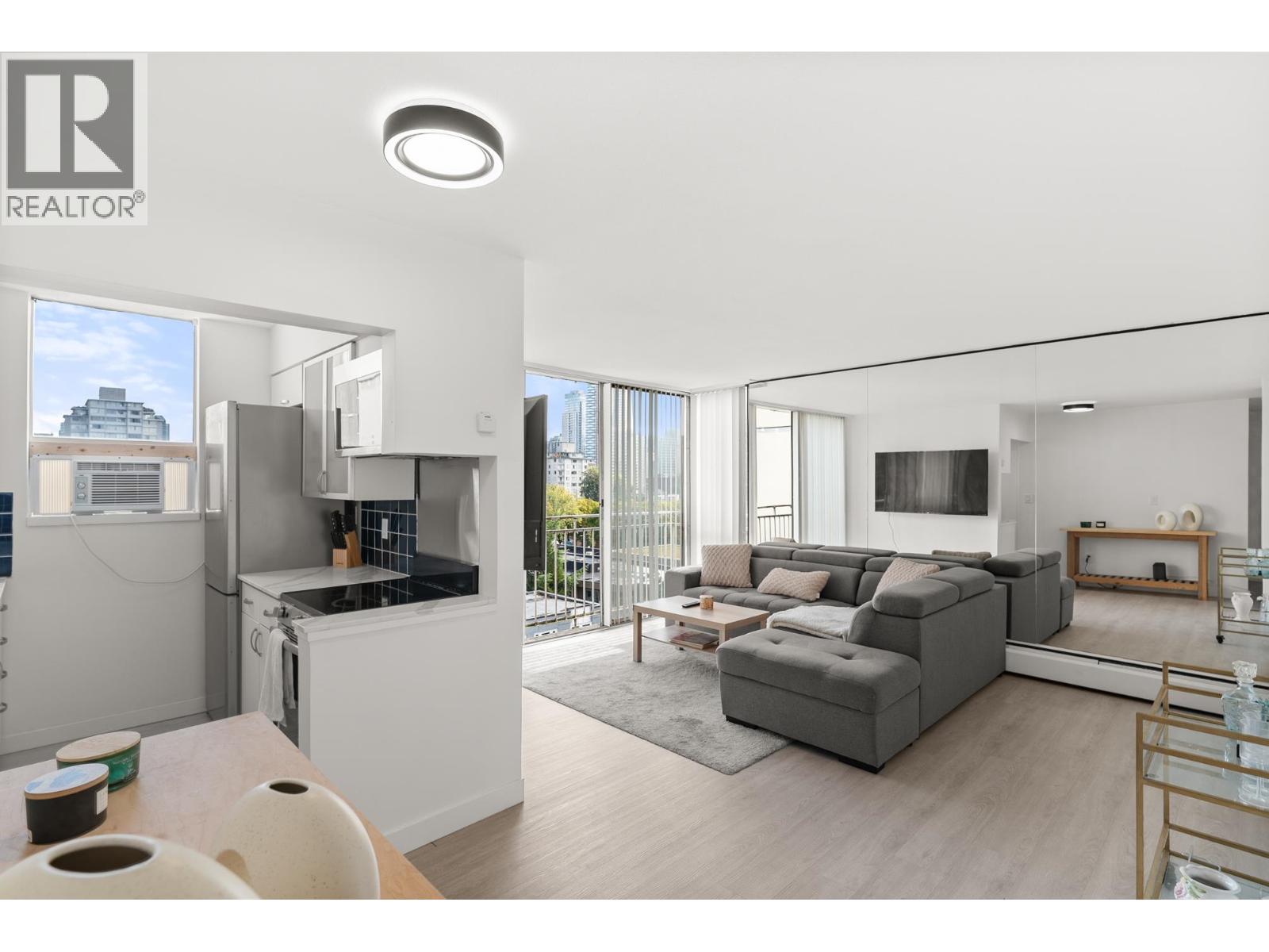 806 1250 BURNABY STREET, Vancouver, British Columbia