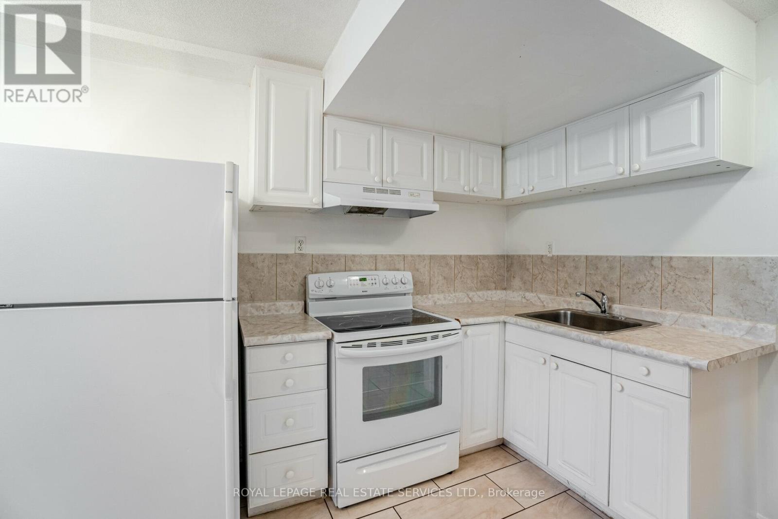 171 Clonmore Drive, Toronto (Birchcliffe-Cliffside), Ontario  M1N 1X9 - Photo 5 - E12678690