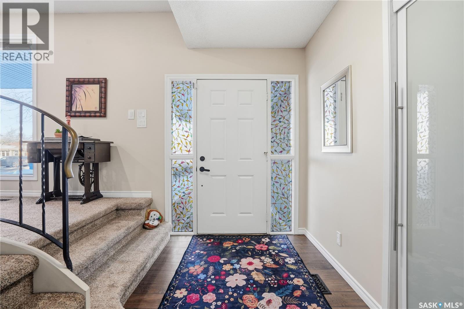 219 Sunset Drive, Regina, Saskatchewan  S4S 2S2 - Photo 3 - SK026224