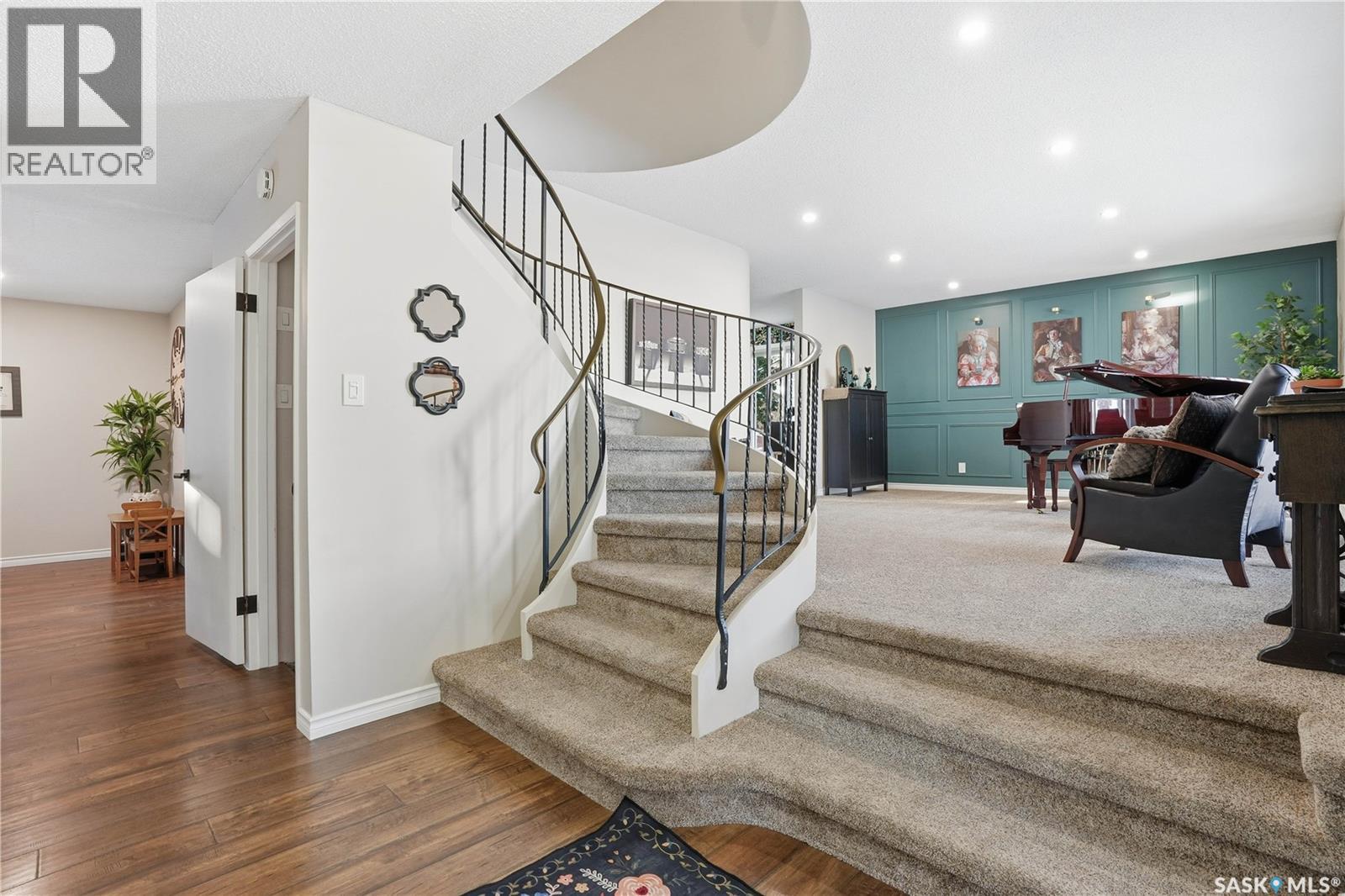 219 Sunset Drive, Regina, Saskatchewan  S4S 2S2 - Photo 4 - SK026224