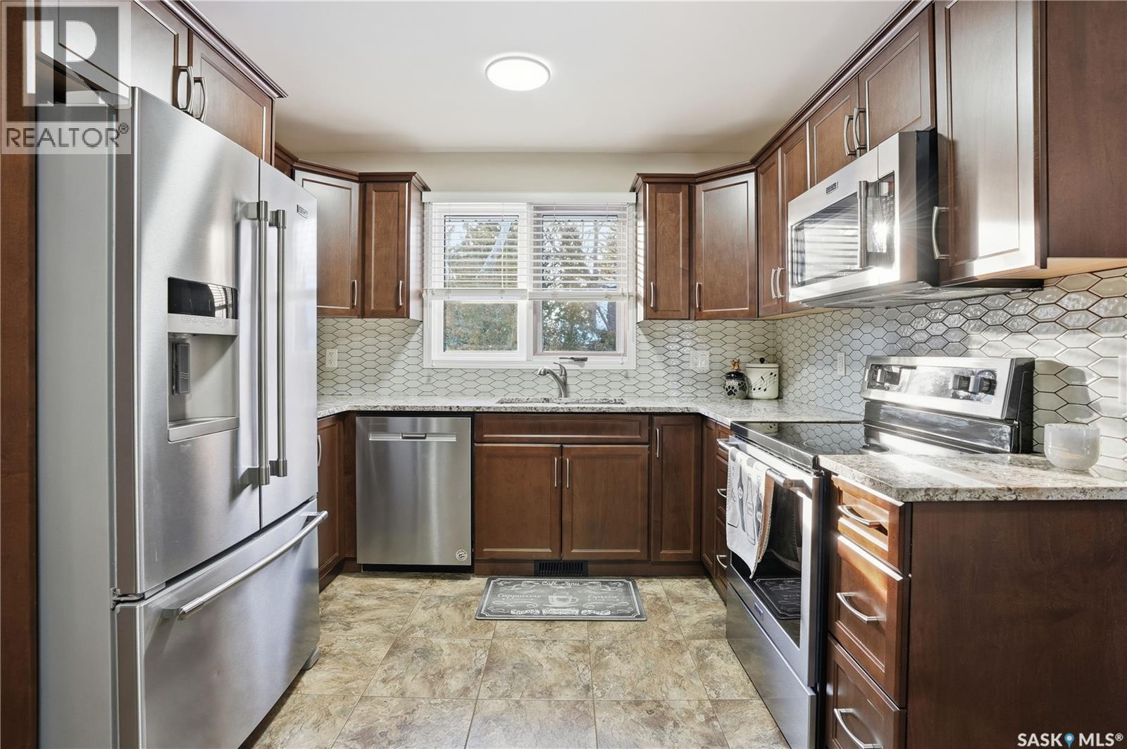 219 Sunset Drive, Regina, Saskatchewan  S4S 2S2 - Photo 12 - SK026224