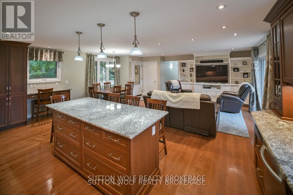 60 Sunset Avenue, Warwick, Ontario  N0M 2S0 - Photo 12 - X12678710