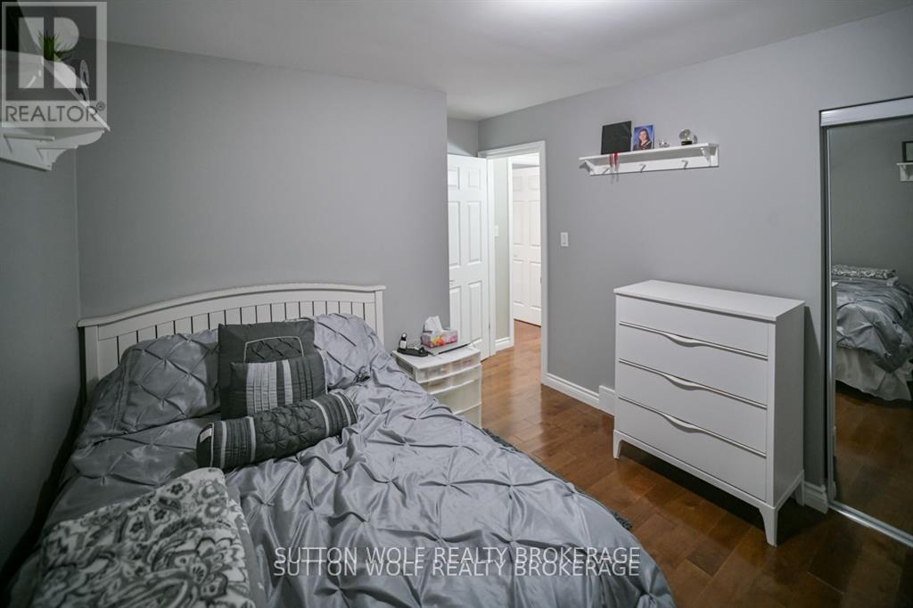 60 Sunset Avenue, Warwick, Ontario  N0M 2S0 - Photo 24 - X12678710