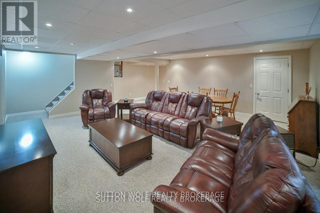 60 Sunset Avenue, Warwick, Ontario  N0M 2S0 - Photo 30 - X12678710