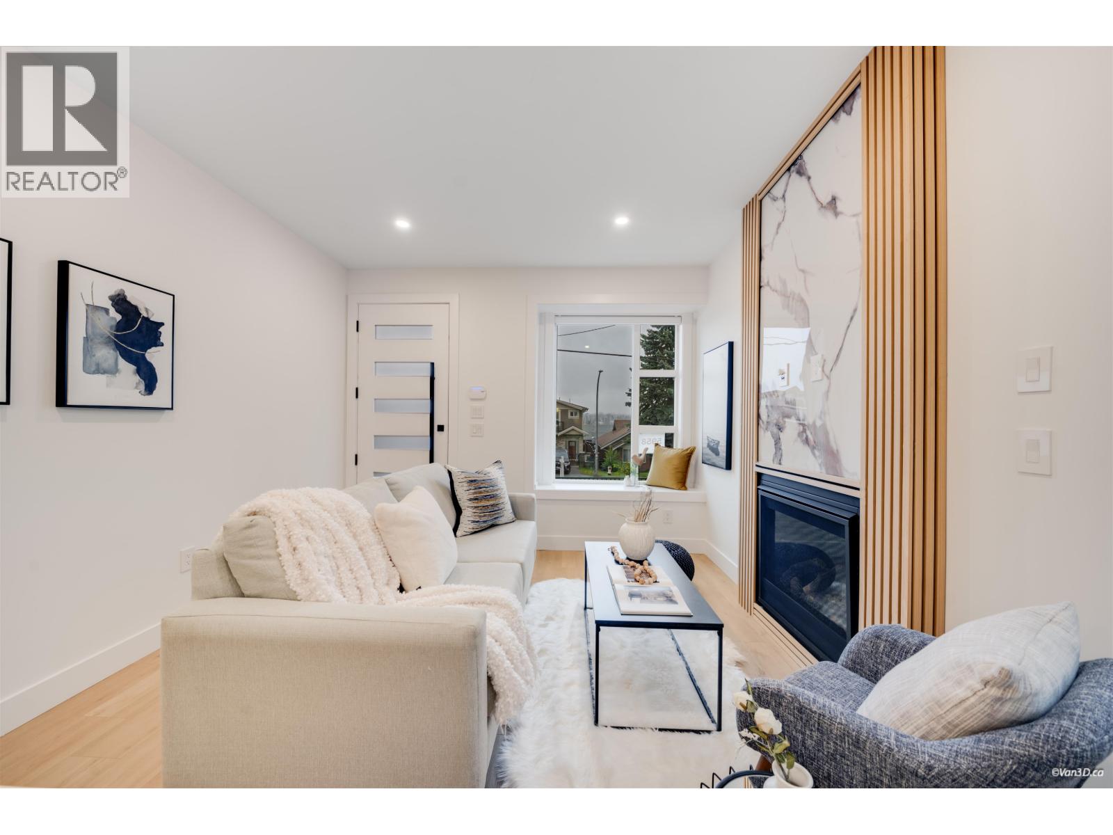 5956 Hardwick Street, Burnaby, British Columbia  V5G 1R6 - Photo 2 - R3076786